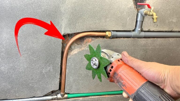 Questo semplice gesto ti permetterà di collegare tubi metallici e PVC senza sforzo…