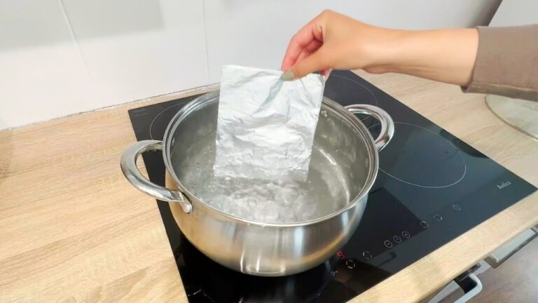 Scopri 3 sorprendenti trucchi con il papel alluminio per i tuoi posate!